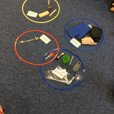 Elm Class sorted and grouped objects based on the material.