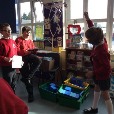 Year 5 have been working on carrying out a fair test to investigate orbit times.