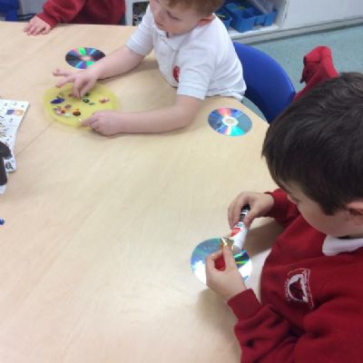 Class 3 enjoyed learning about the Hindu festival Diwali. The children made cards and divas.