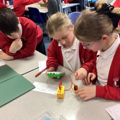 Changing electrical circuits