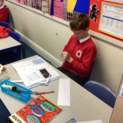 Embedded relative clauses