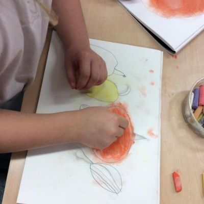 Elm Class - Year 1 have developed their observation skills further with chalk pastel, charcoal and chalk.