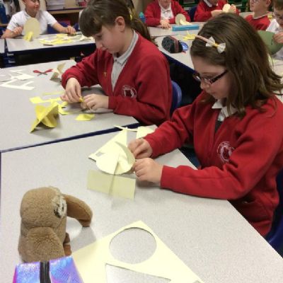 Class 10 have studied the sculpture of British artist, Anthony Caro.